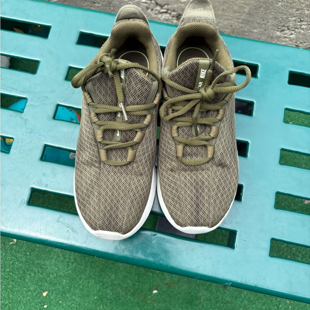 Nike Green Sneakers Modern Knit Design